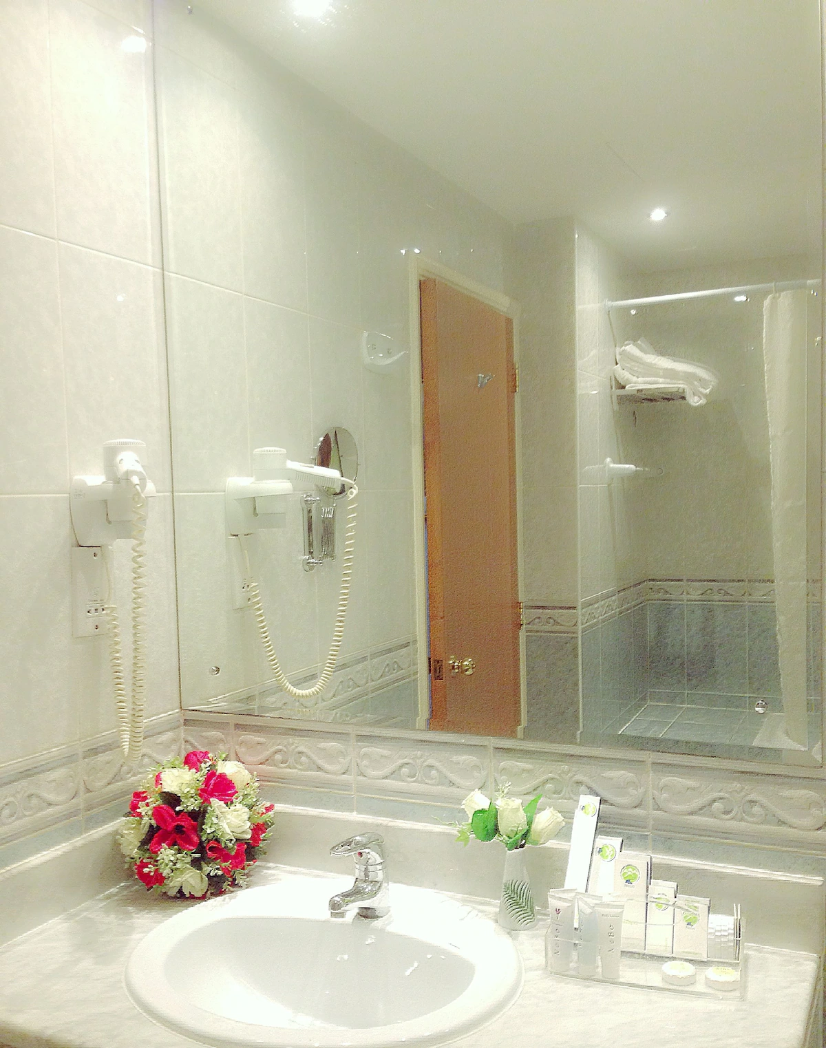 سرویس بهداشتی و حمام هتل گرند ابجد دبی